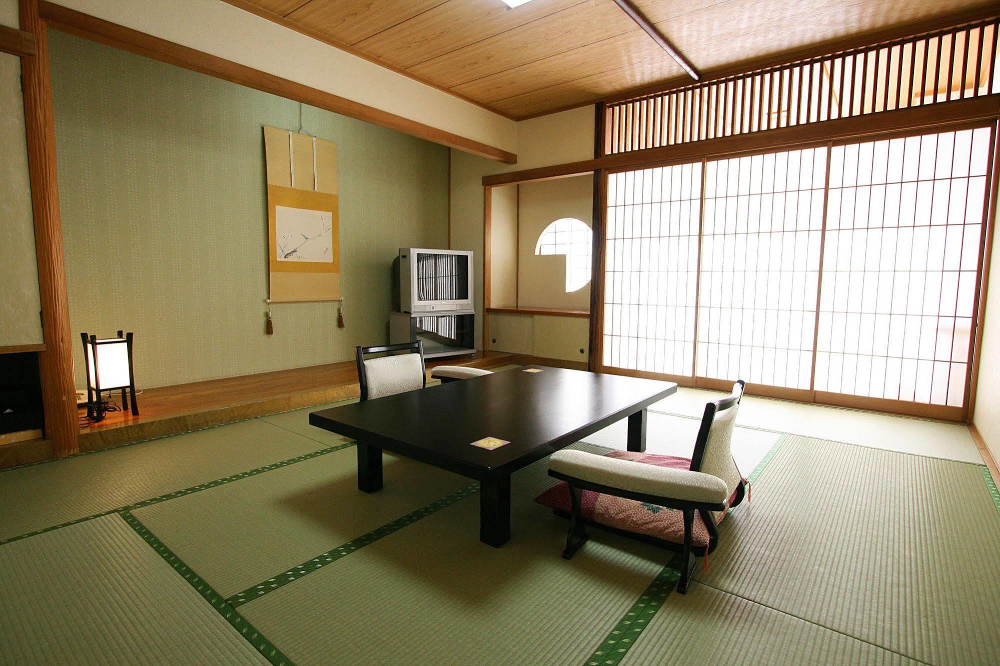 Hotel Hana Isawa Fuefuki Esterno foto